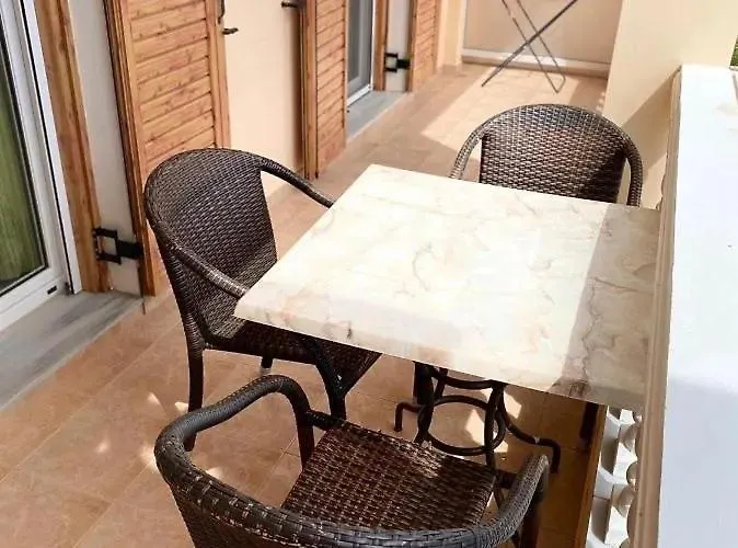 Marialena فندق 2*