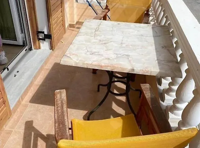 Marialena فندق 2*